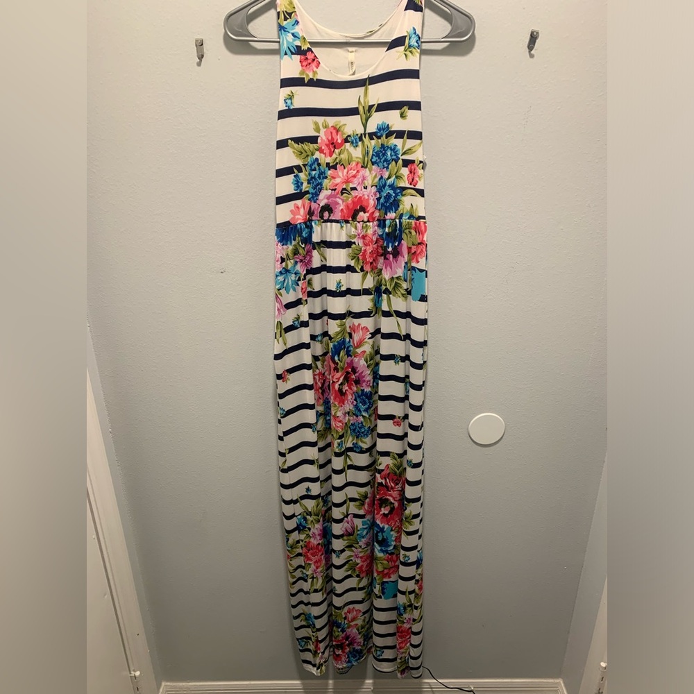 Modern vintage floral maxi dress